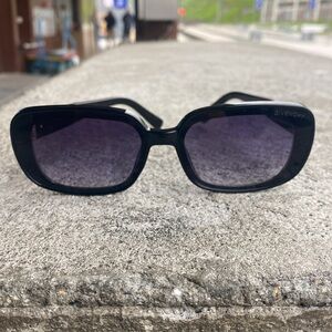 Givenchy 4G sunglasses in acetate, made in Italy